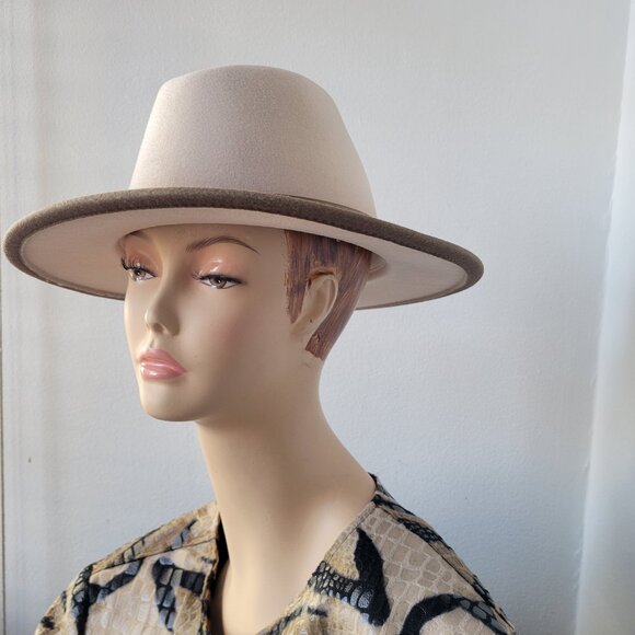 Source Unknown Accessories - Chic Two-Tone Fedora Hat w/Faux Leather Band with Gold Metal Loop Detail